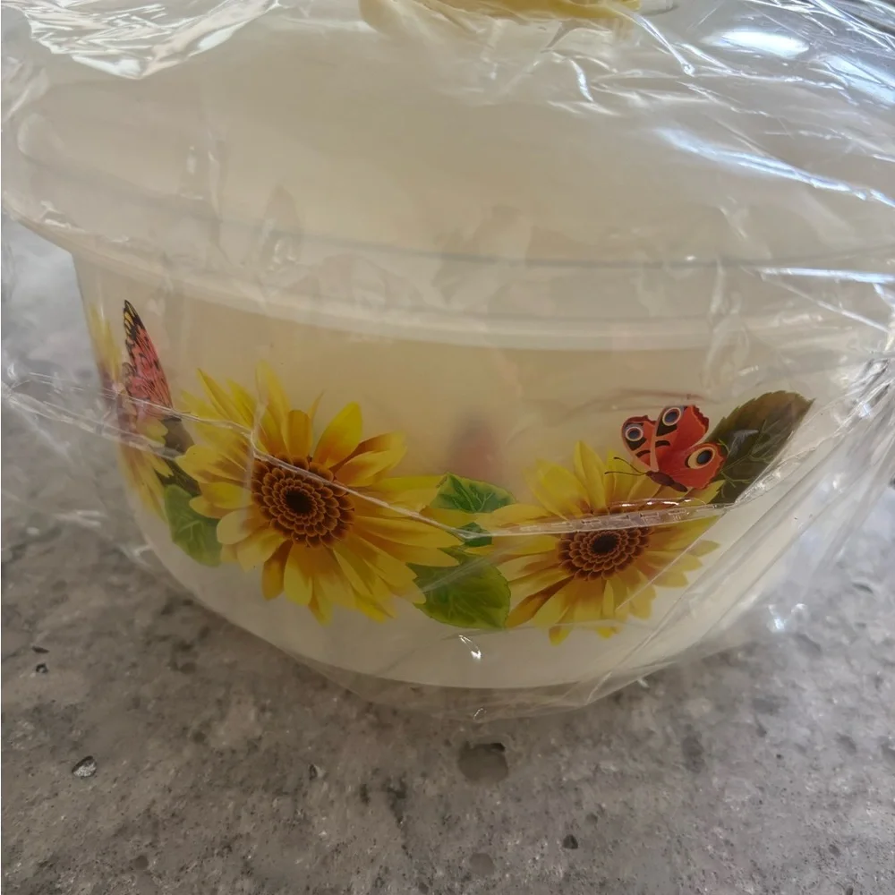 Sunflower and Butterfly Decorative set of 4 Bowls - Picture 4 of 5